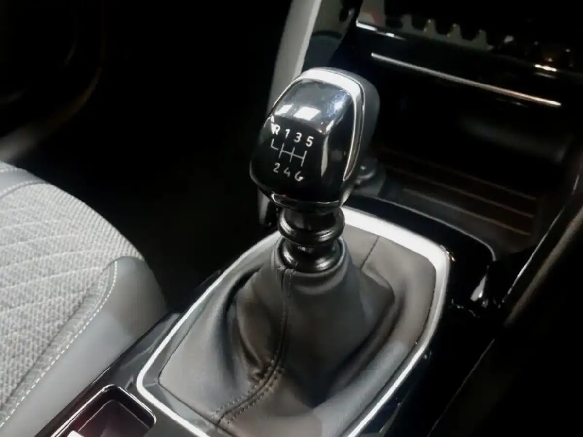 2024-peugeot-208-12-puretech-allure-big-11
