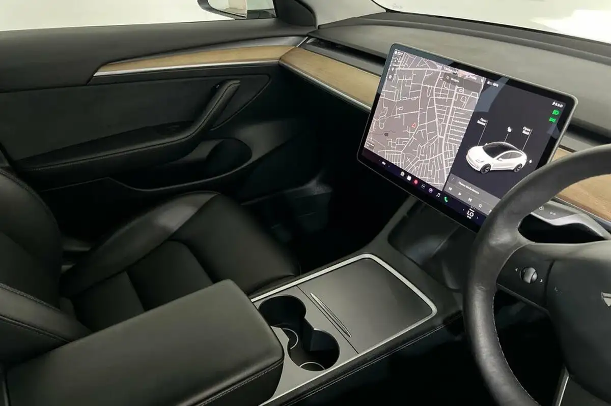 2021-tesla-model-3-e-long-range-awd-big-31