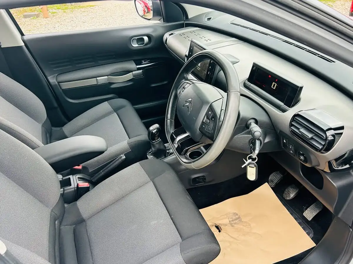 2015-citroen-c4-cactus-16bluehdi-flair-big-3