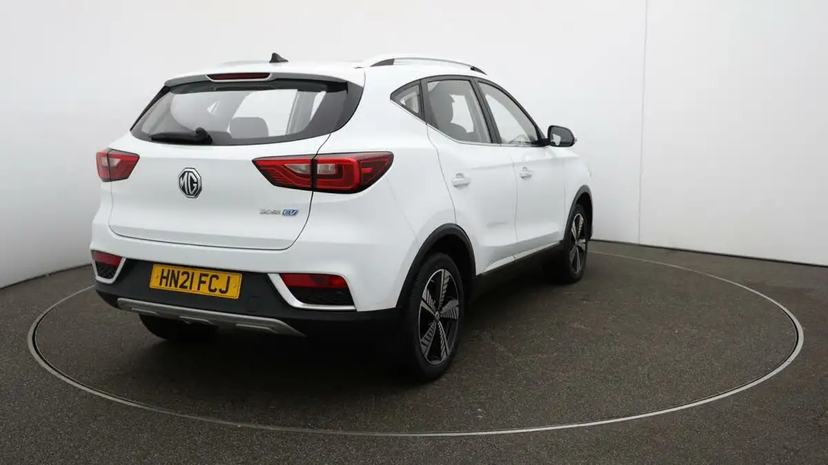 2021-mg-zs-suv-e-exclusive-ev-big-46