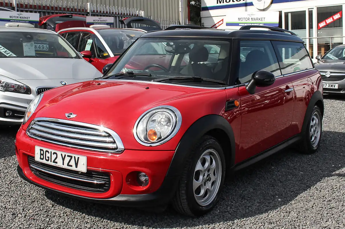 2012-mini-clubman-16-cooper-big-3