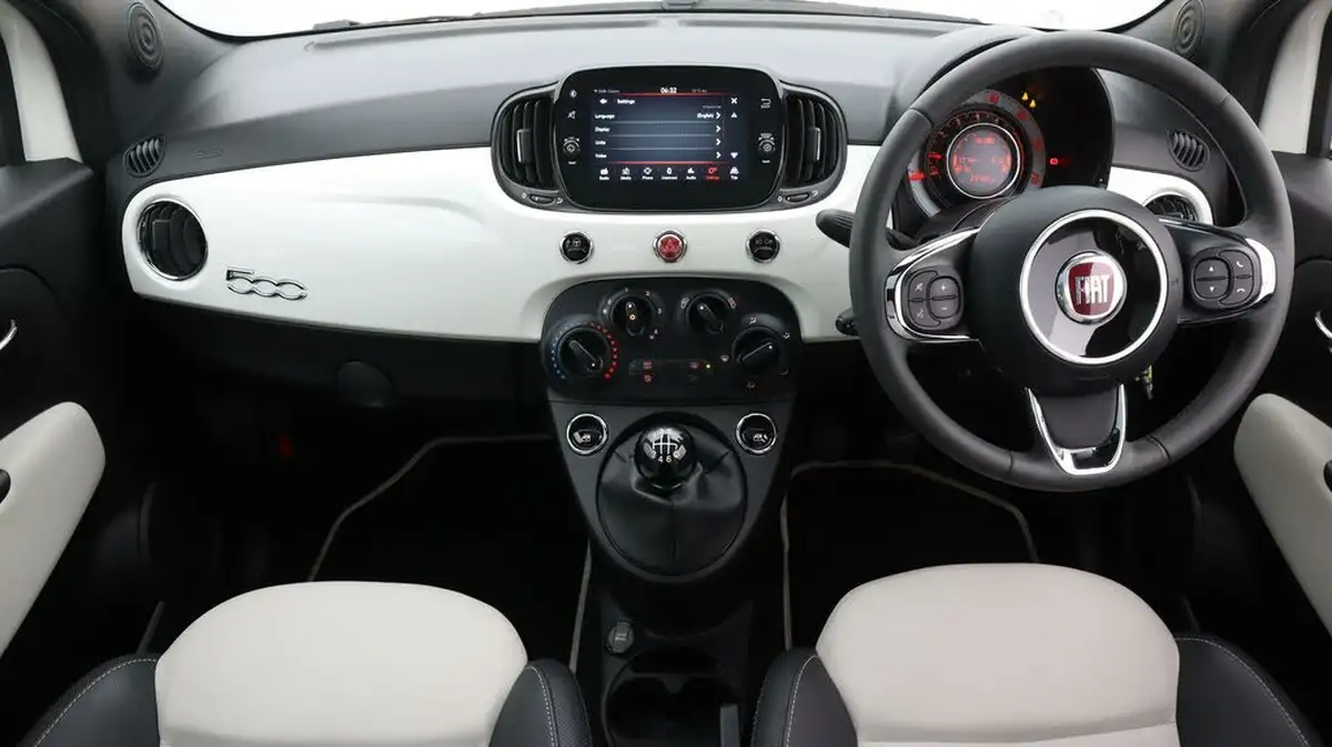 2022-fiat-500-10-dolcevita-big-13
