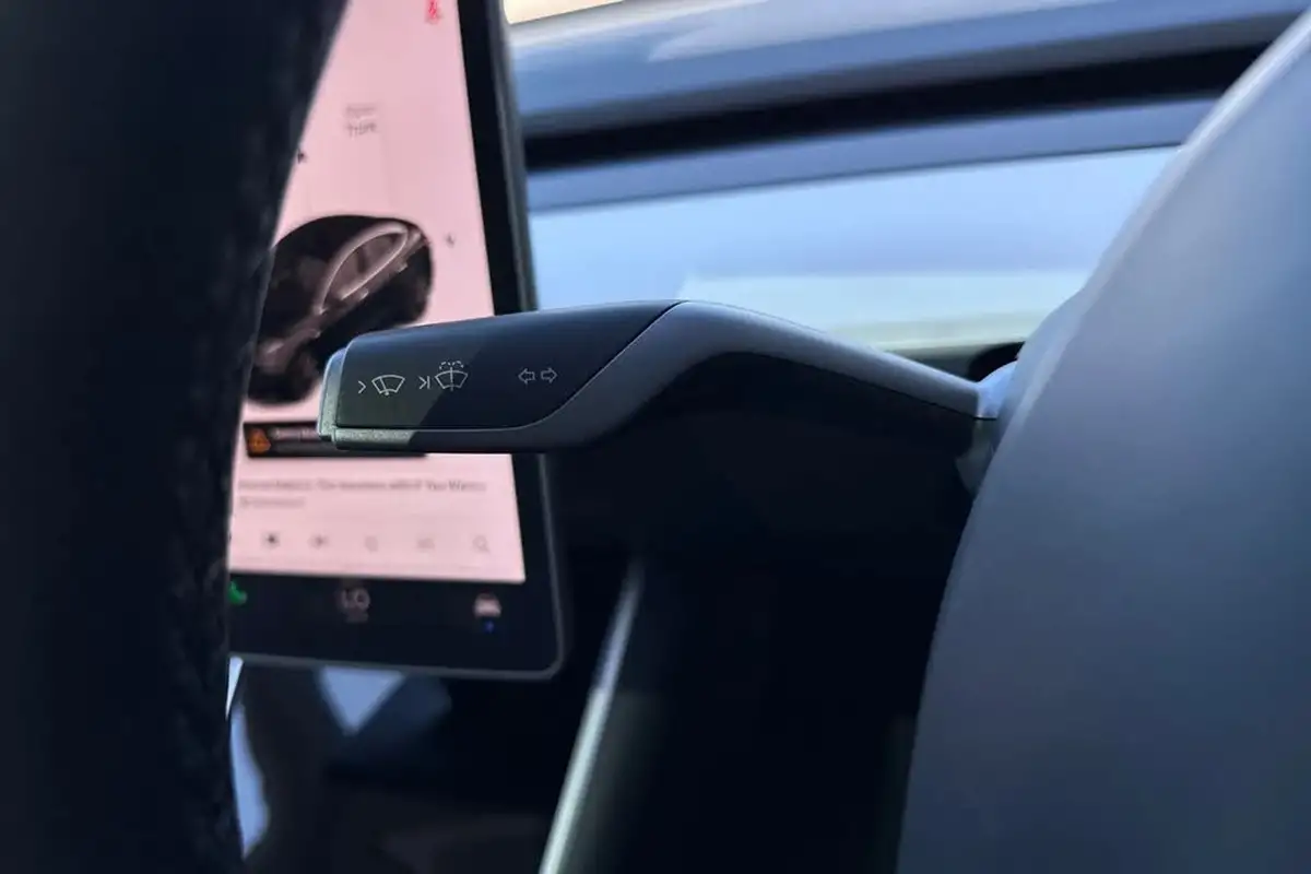 2020-tesla-model-3-e-performance-big-38