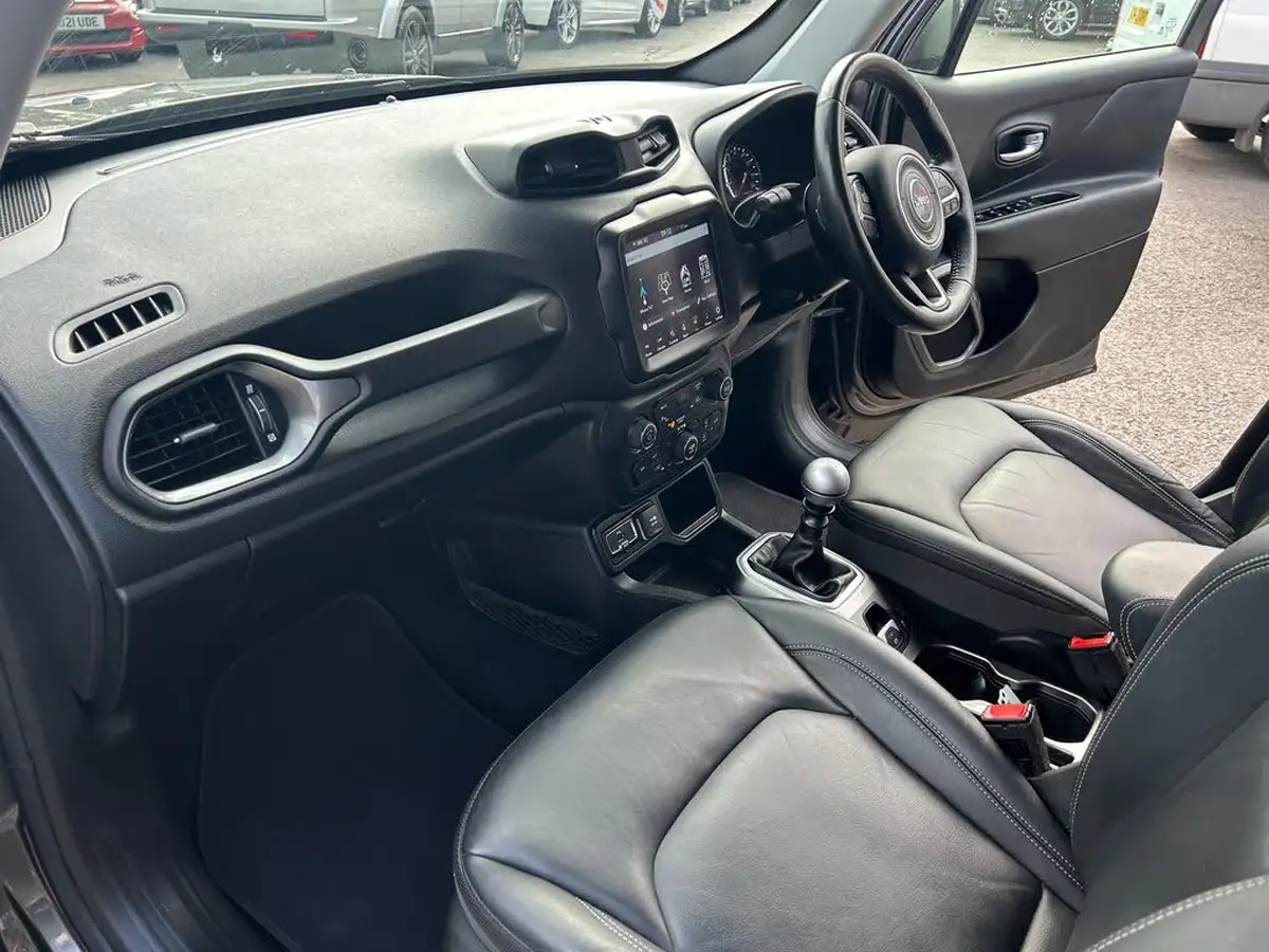2019-jeep-renegade-10-gse-limited-big-9
