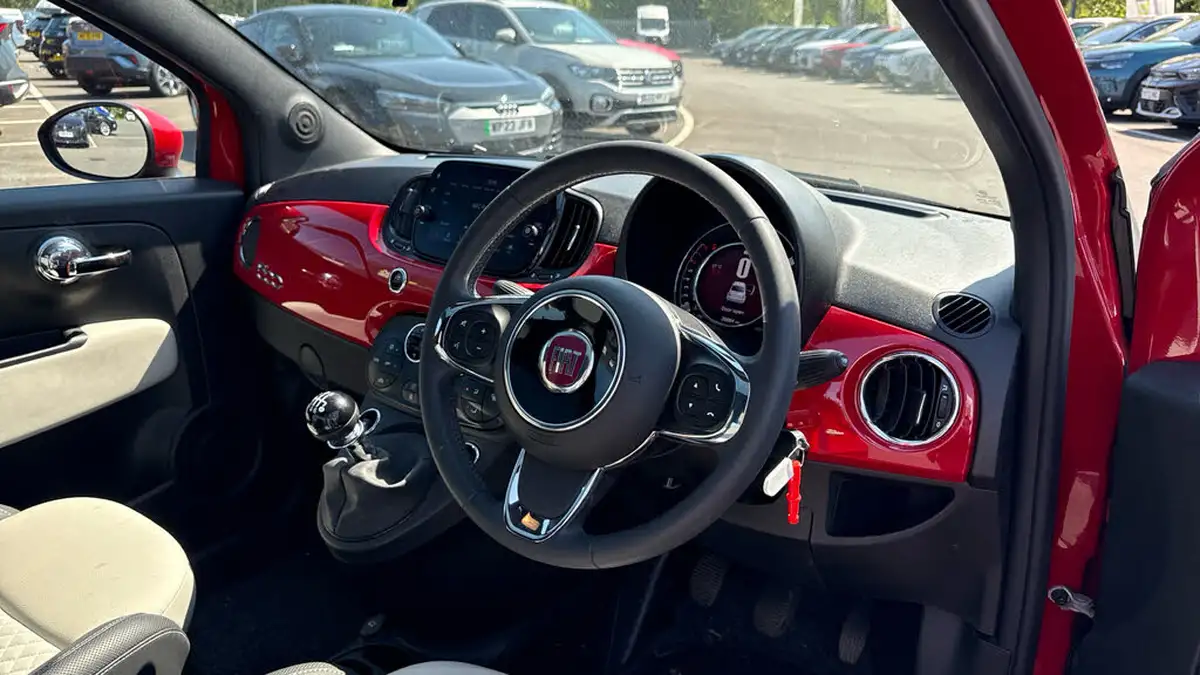 2022-fiat-500-10-dolcevita-big-8