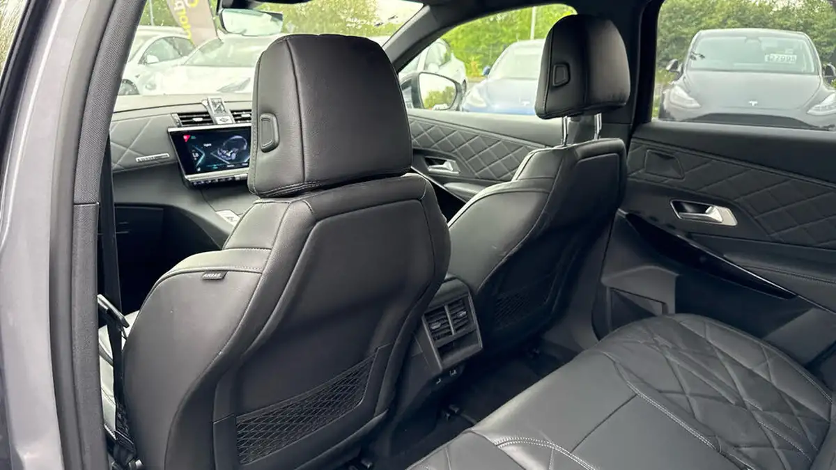 2022-ds-ds-7-crossback-e-tense-rivoli-225ps-big-13