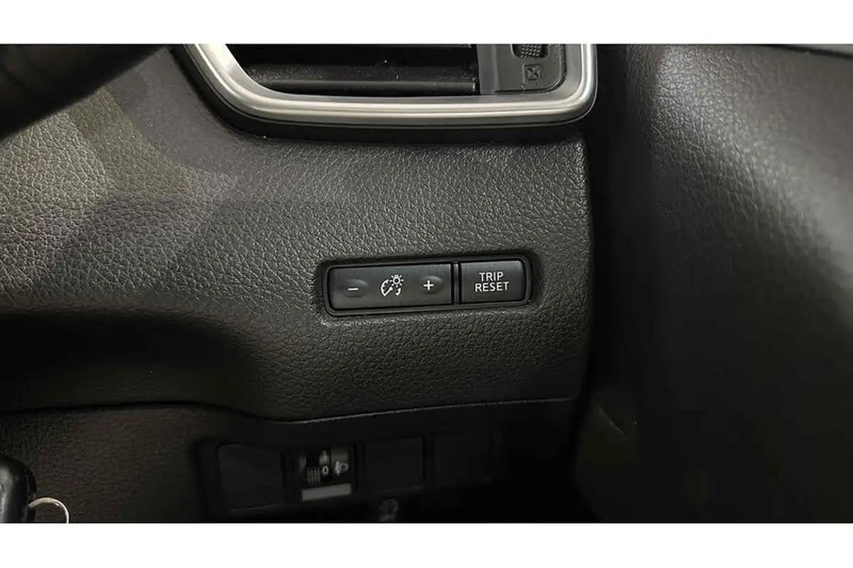 2018-nissan-qashqai-13-dig-t-visia-big-27