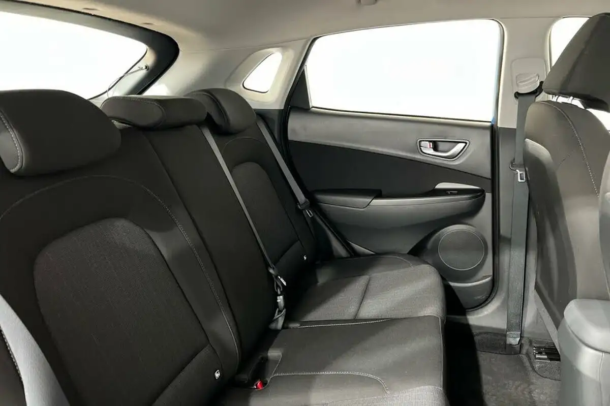 2022-hyundai-kona-16-gdi-se-connect-big-18