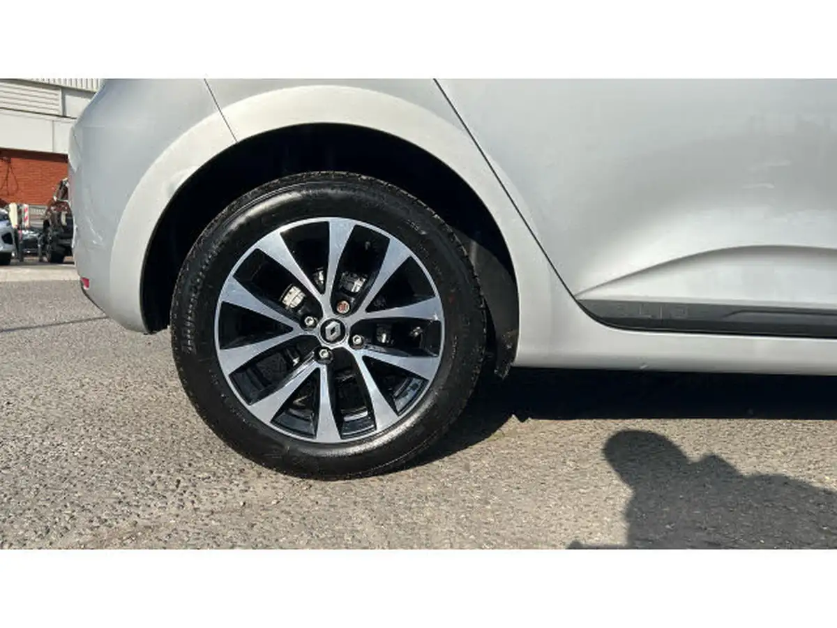 2021-renault-clio-10-tce-iconic-edition-big-6