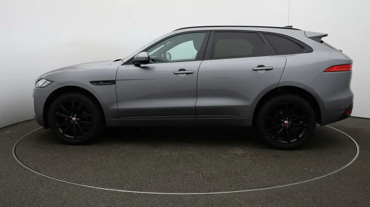 2020-jaguar-f-pace-20-i4d-chequered-flag-180ps-big-57
