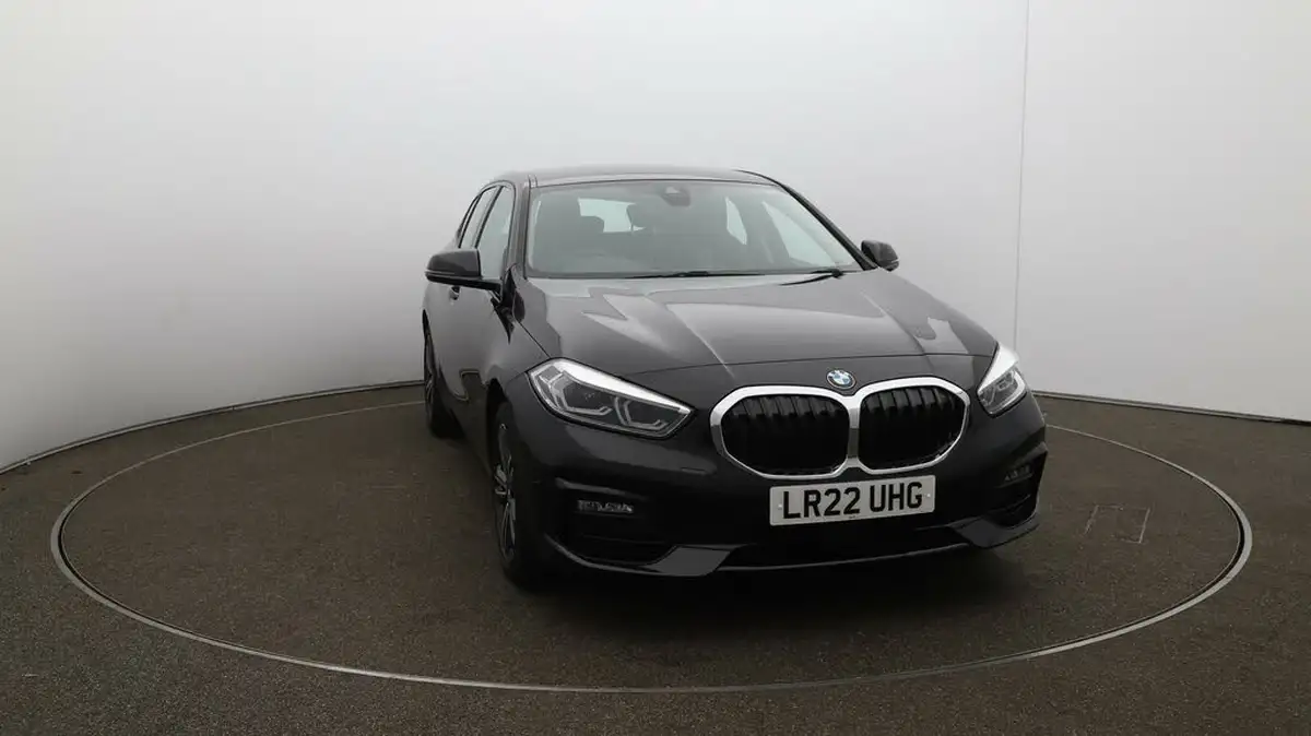 2022-bmw-1-series-15td-116d-sport-dct-big-33