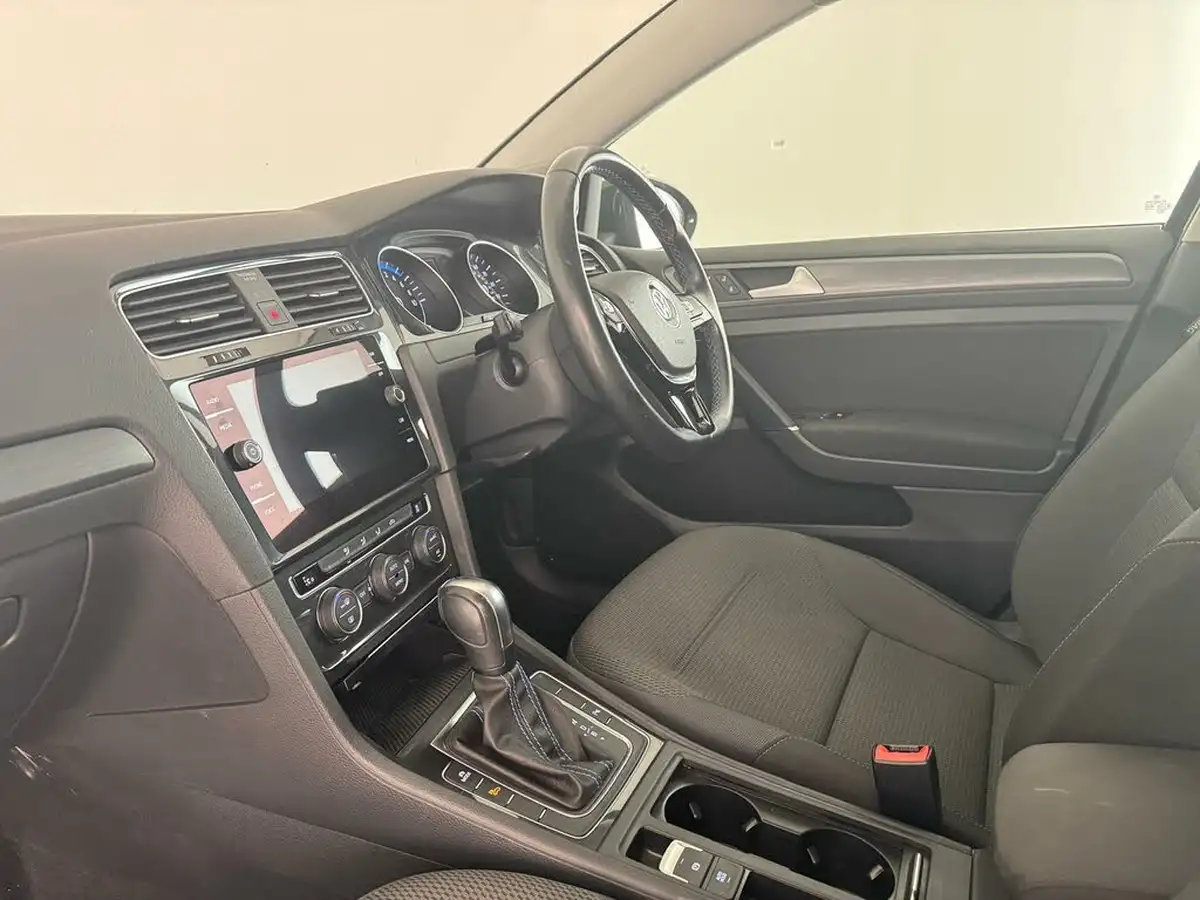 2020-volkswagen-golf-e-e-golf-big-12