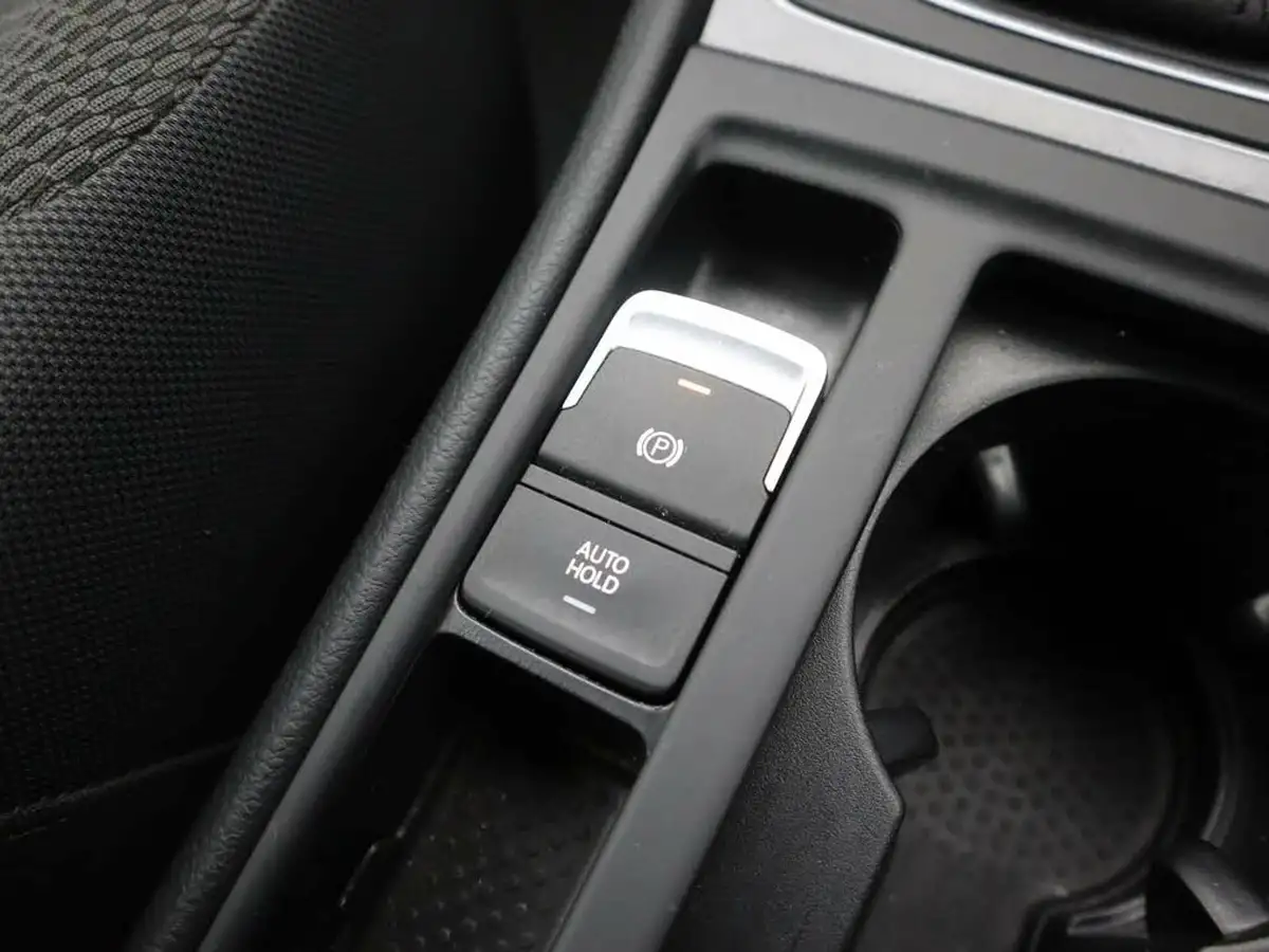 2019-volkswagen-golf-15-tsi-se-nav-130ps-hatchback-5d-dsg-big-22