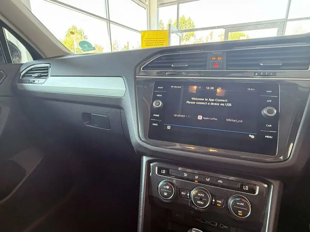 2018-volkswagen-tiguan-20tdi-se-navigation-150ps-4motion-ss-dsg-big-11