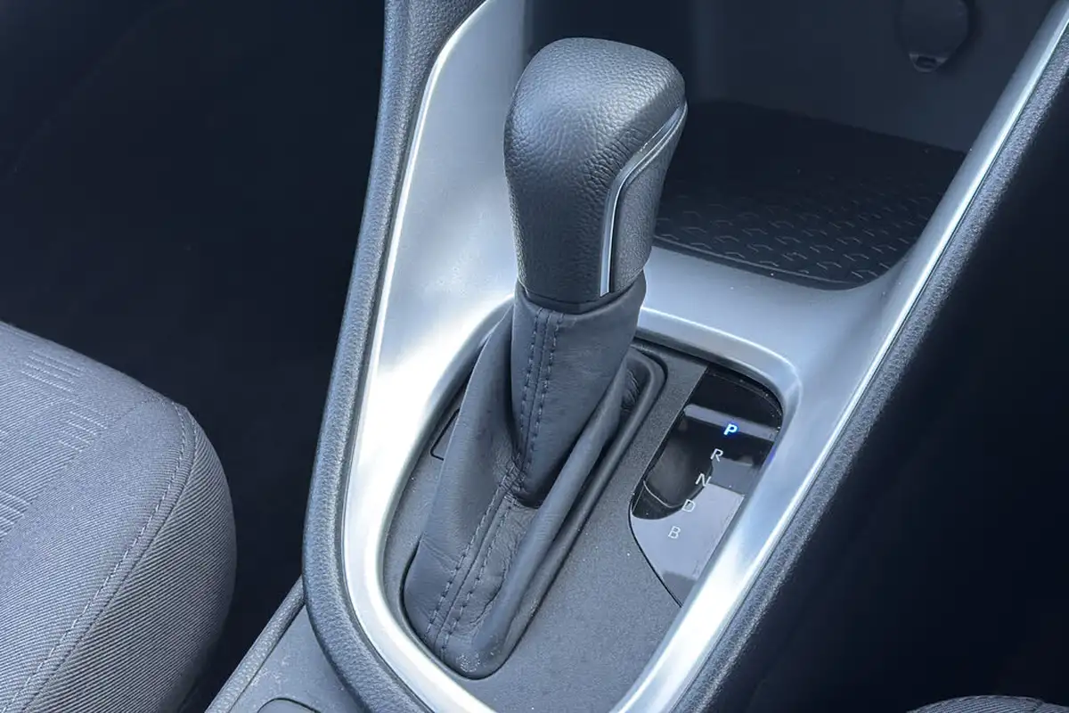 2024-mazda-mazda2-15-centre-line-big-11