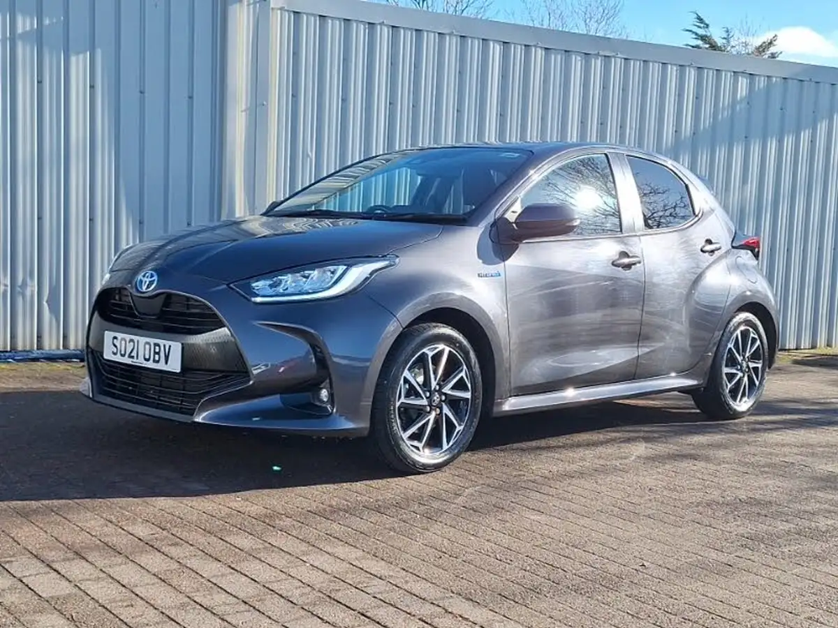 2021-toyota-yaris-15-vvt-i-design-big-18