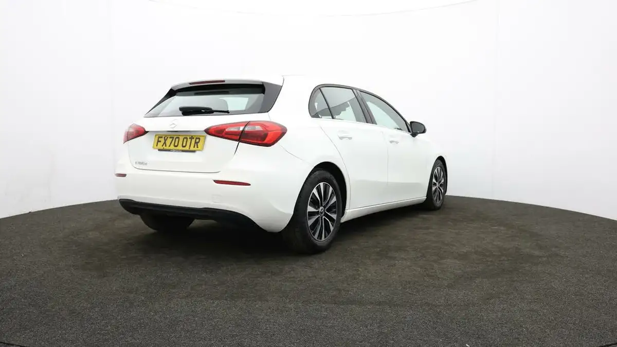 2020-mercedes-benz-a-class-15d-a180d-se-big-75
