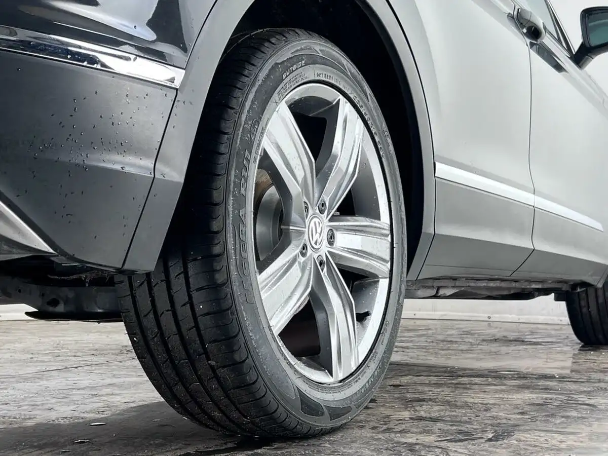 2019-volkswagen-tiguan-allspace-20bitdi-sel-scr-big-8