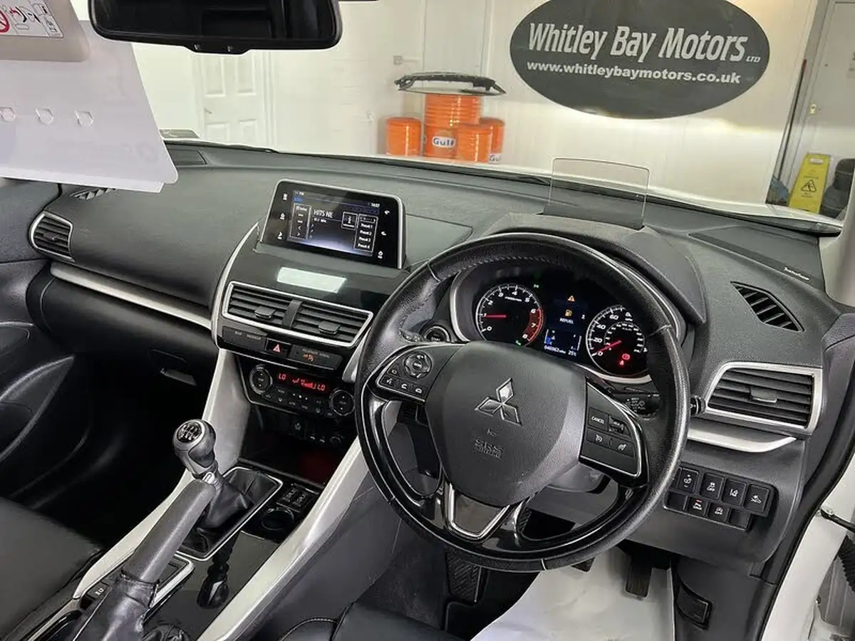 2019-mitsubishi-eclipse-cross-15-4-big-9