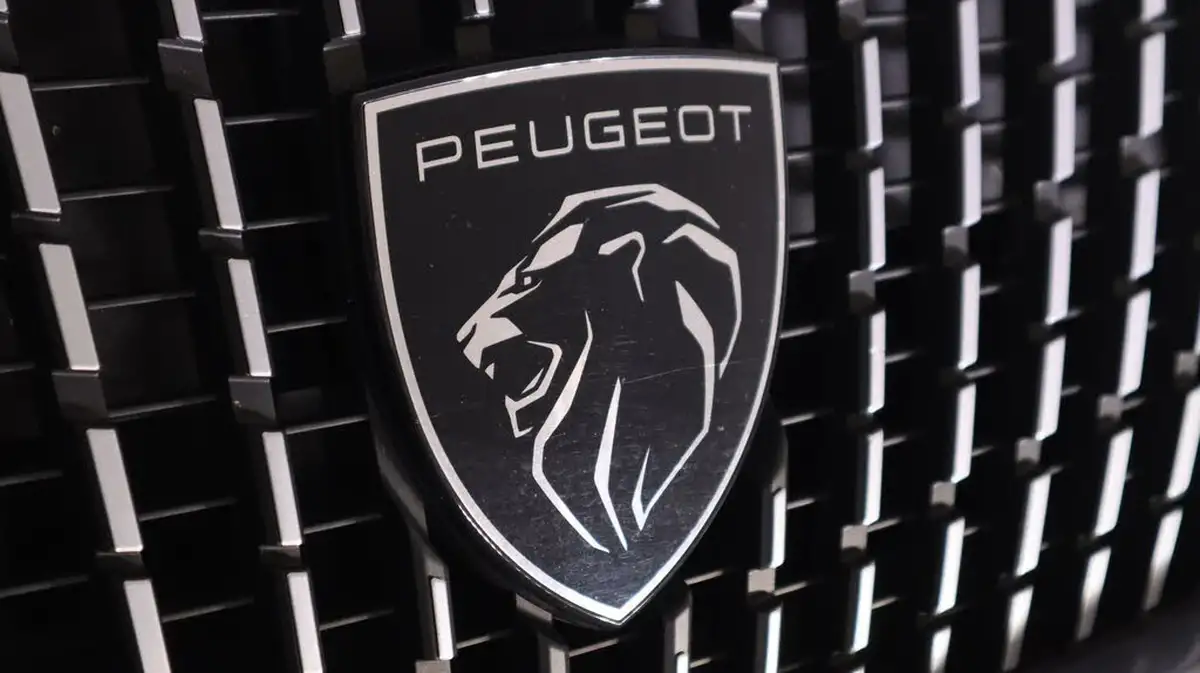 2023-peugeot-2008-suv-12-puretech-allure-big-21