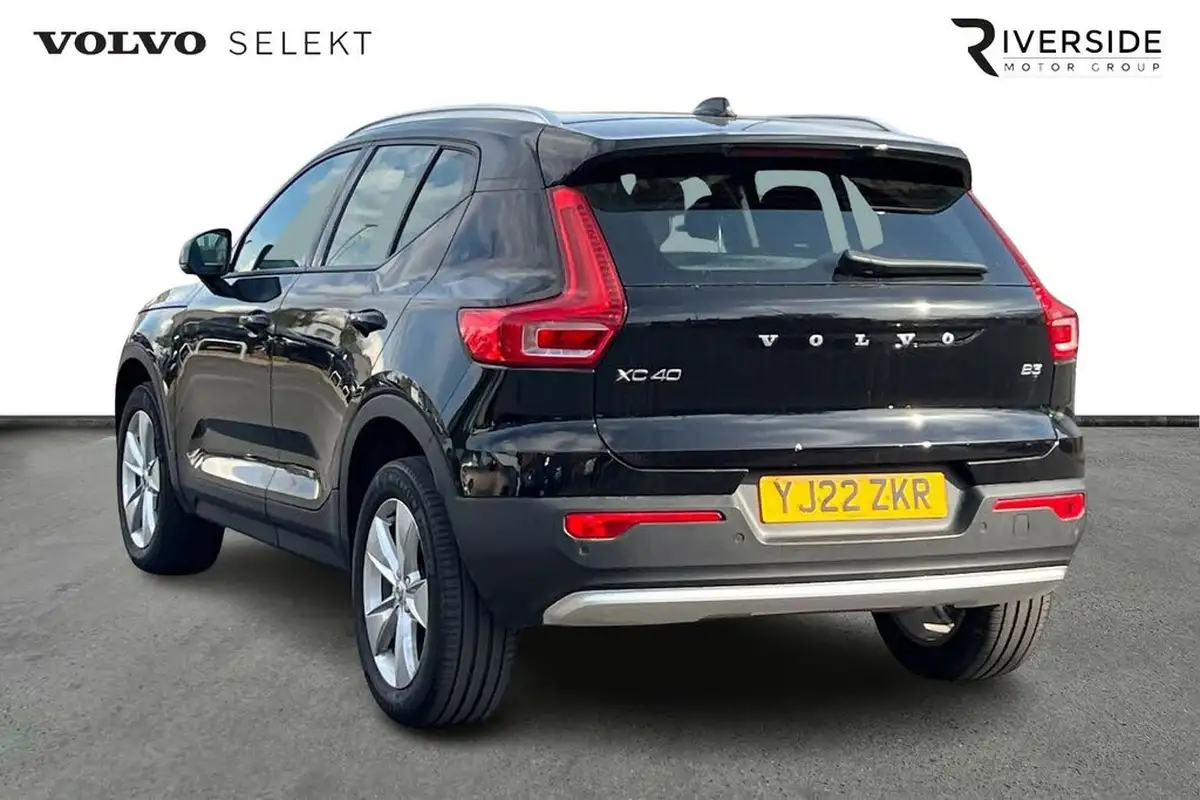 2022-volvo-xc40-20-b3-core-big-2