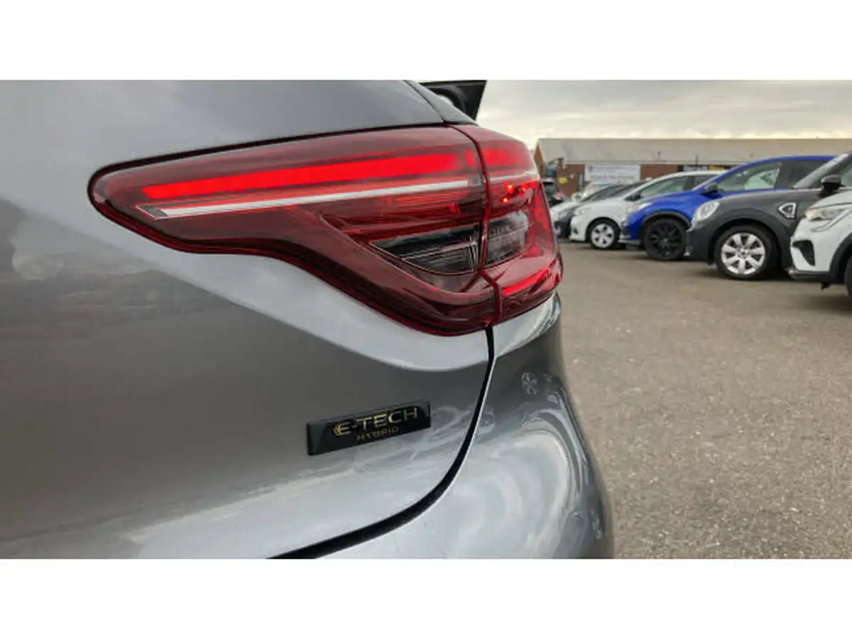 2023-renault-clio-16-techno-big-34
