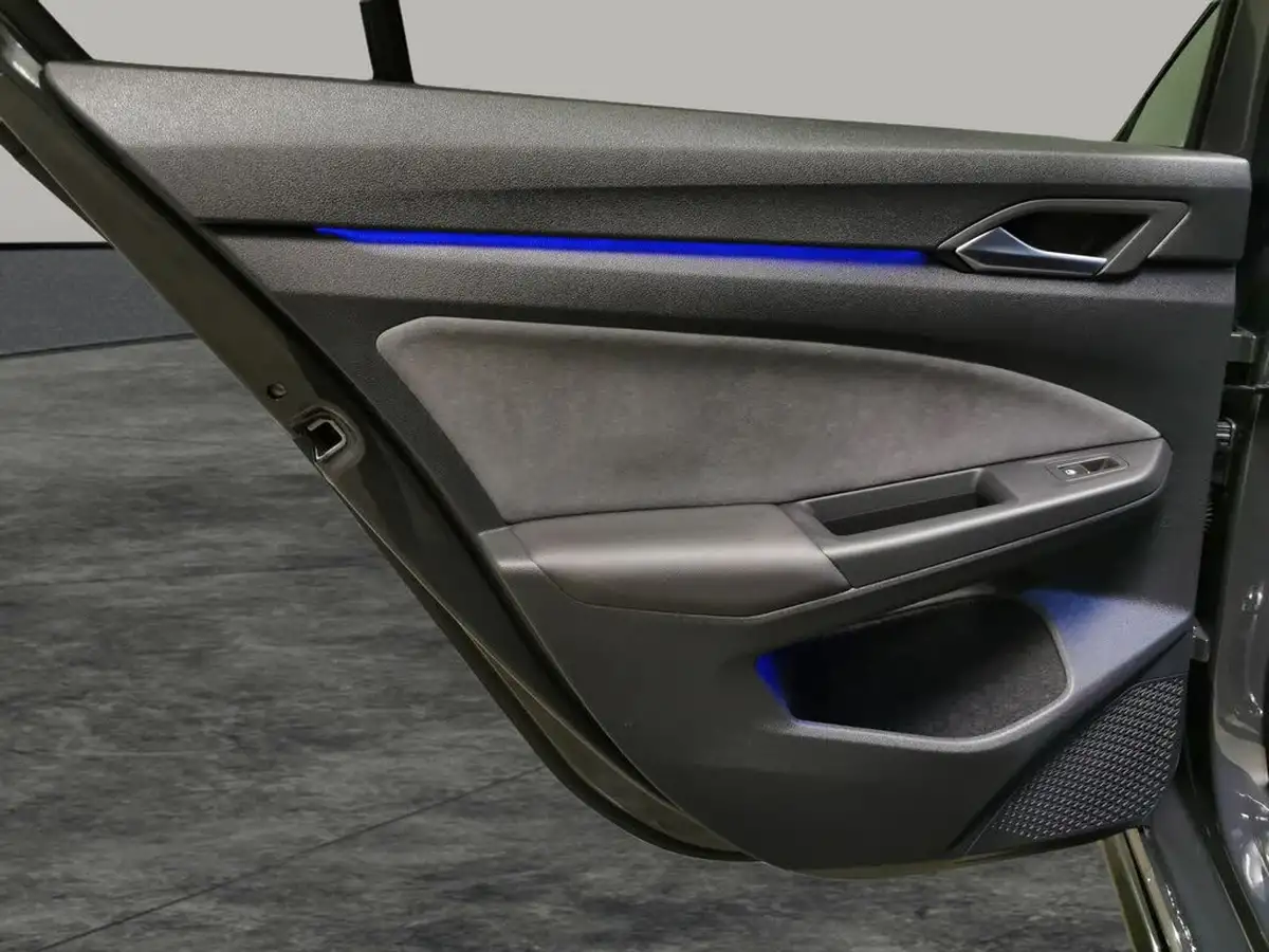 2023-volkswagen-golf-15-etsi-r-line-hatchback-big-31