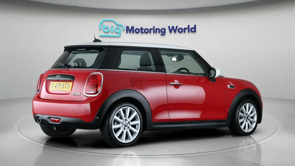 2020-mini-cooper-15-cooper-classic-hatchback-3d-big-7
