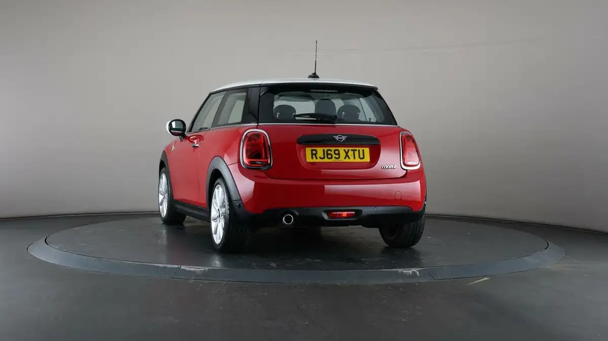 2020-mini-cooper-15-cooper-classic-hatchback-3d-big-48