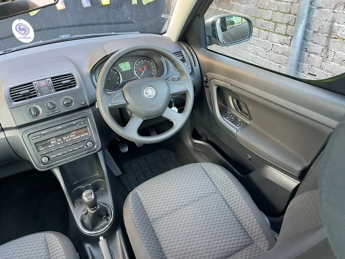 2013-skoda-roomster-12-se-105ps-1197cc-big-23