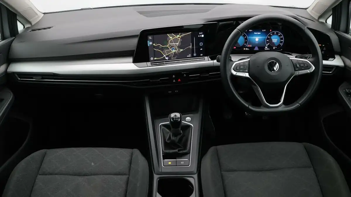 2022-volkswagen-golf-10-tsi-life-hatchback-big-13