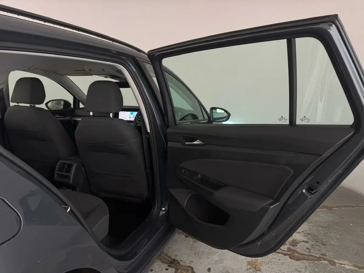 2021-volkswagen-golf-10-tsi-life-estate-big-25