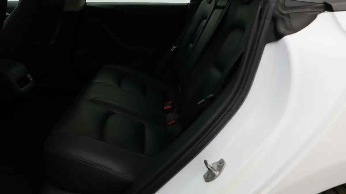 2021-tesla-model-3-e-standard-plus-big-15