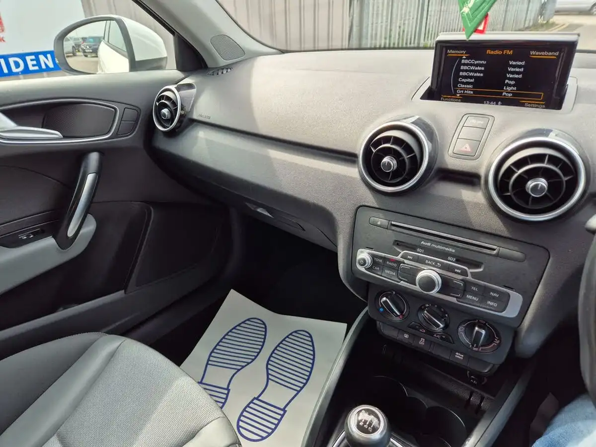 2016-audi-a1-14-tfsi-sport-hatchback-3d-big-27