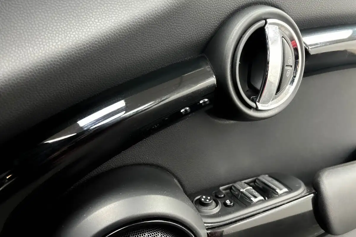 2019-mini-cooper-20-cooper-s-sport-189bhp-convertible-2d-auto-big-21