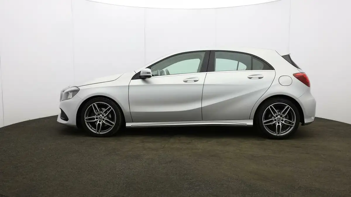 2018-mercedes-benz-a-class-16-a180-amg-line-ss-big-61