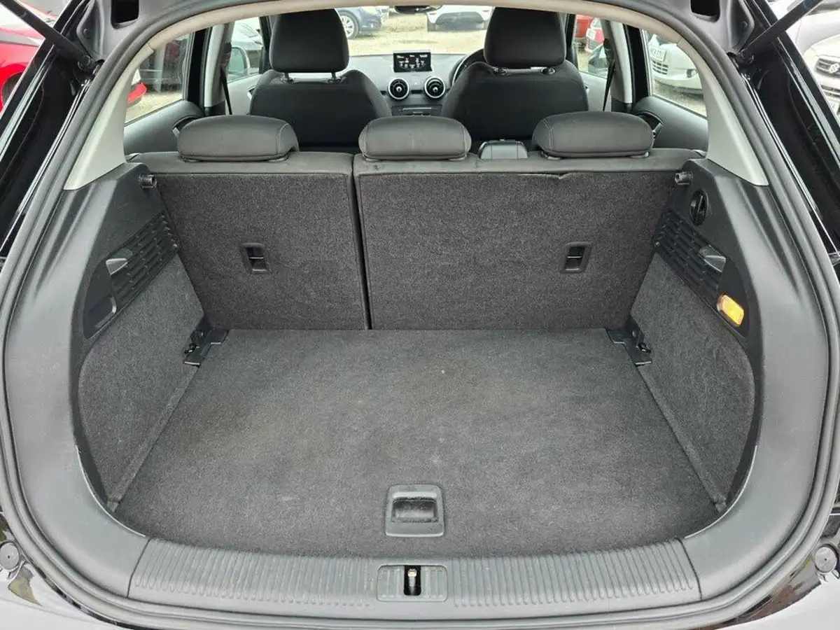 2015-audi-a1-16tdi-sportback-5d-big-19