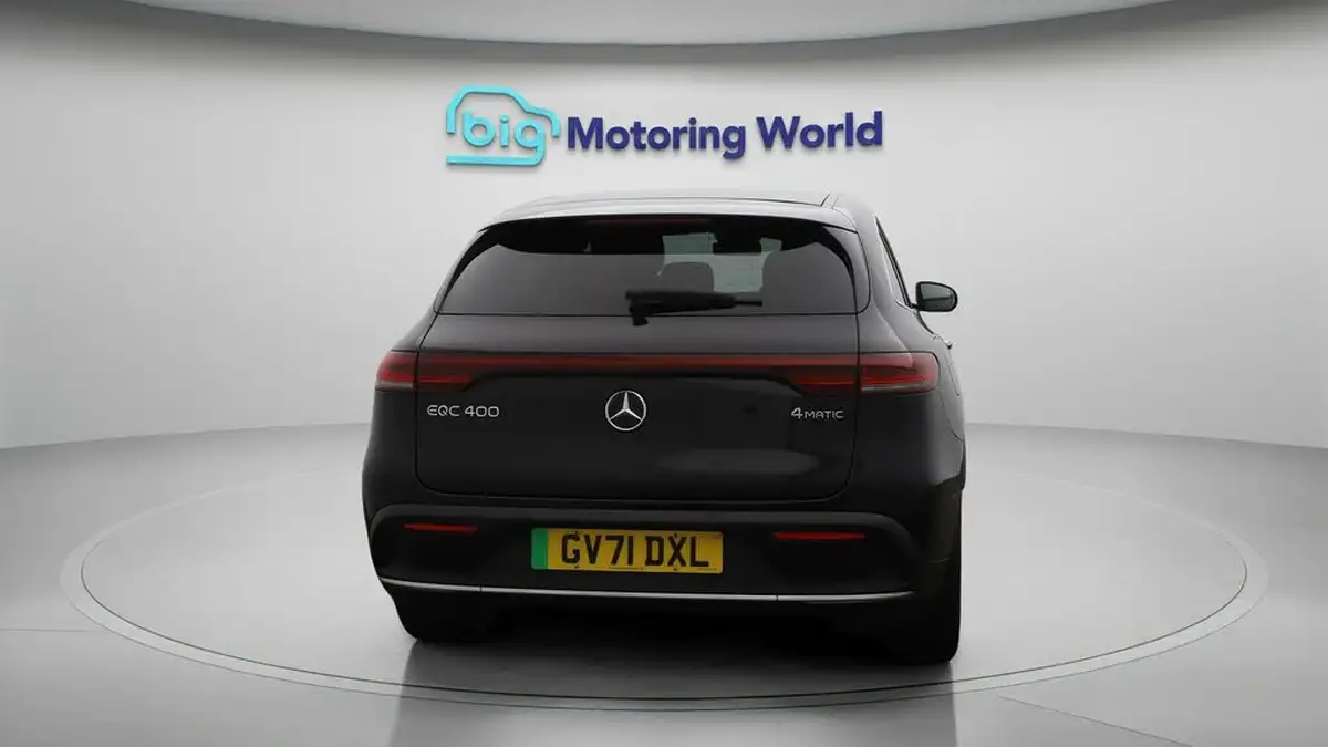 2021-mercedes-benz-eqc-e-eqc-400-amg-line-big-6