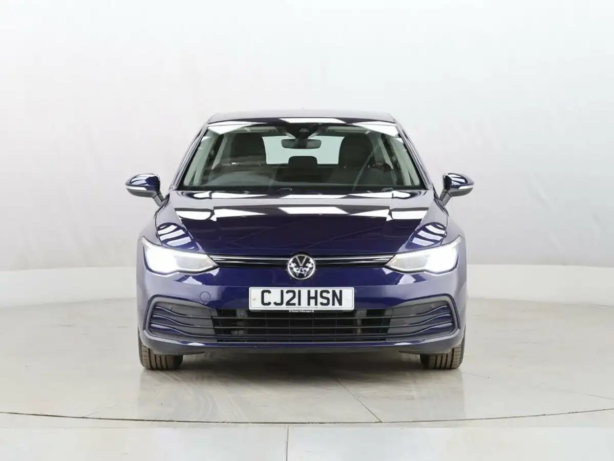 2021-volkswagen-golf-10-etsi-life-hatchback-big-2