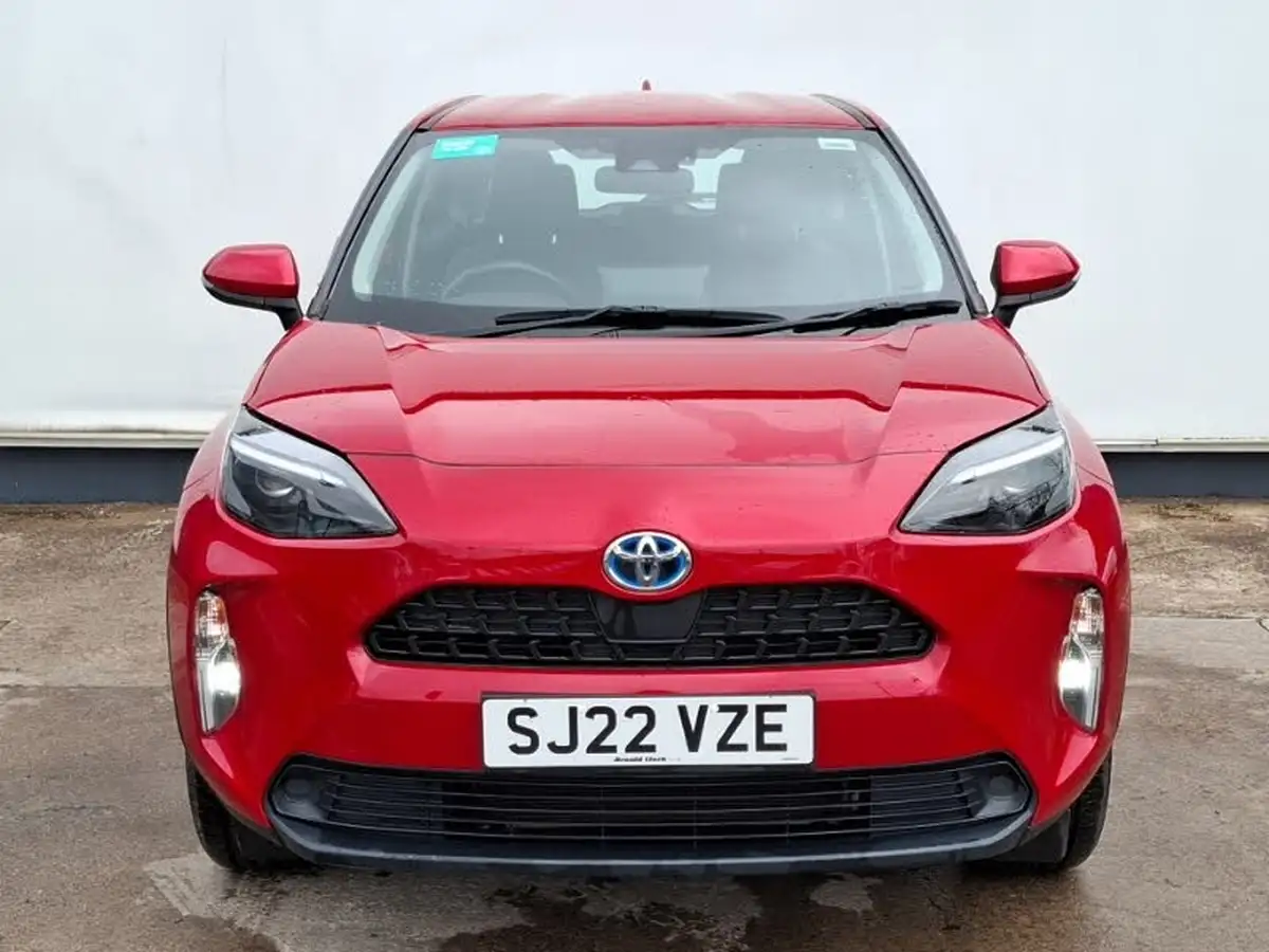 2022-toyota-yaris-cross-15-vvt-i-icon-big-18