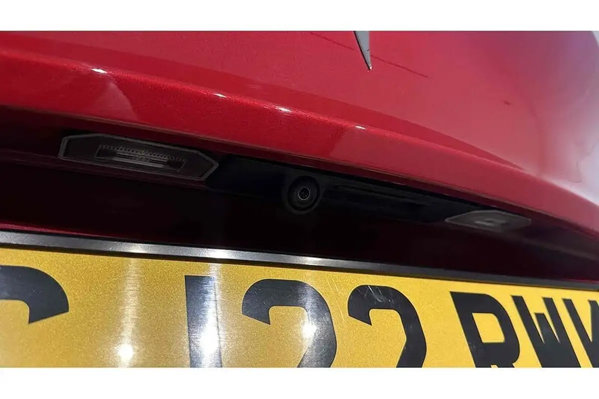 2022-tesla-model-y-e-long-range-big-10