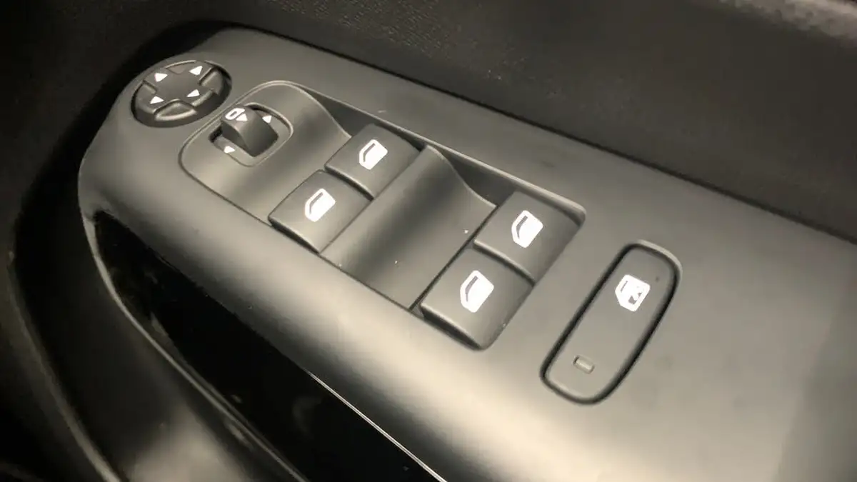 2022-citroen-c5-aircross-12-puretech-shine-ss-big-35