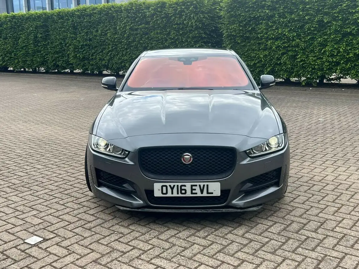 2016-jaguar-xe-20i-r-sport-240ps-big-3