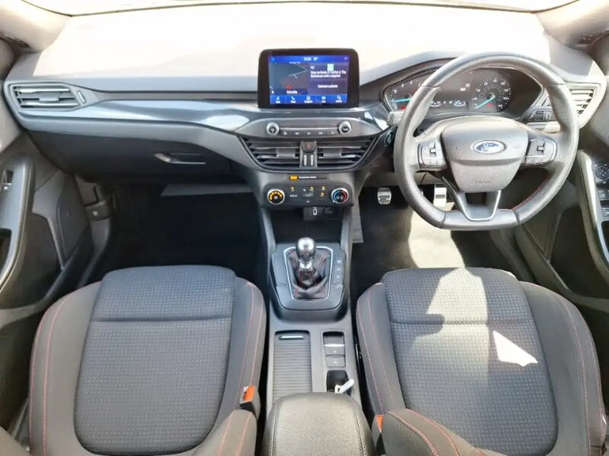 2020-ford-focus-10t-st-line-hatchback-big-2