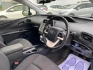 2017-toyota-prius-small-10
