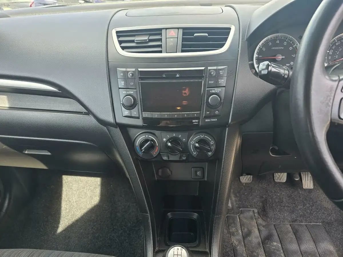 2014-suzuki-swift-12-sz2-94ps-5d-big-10