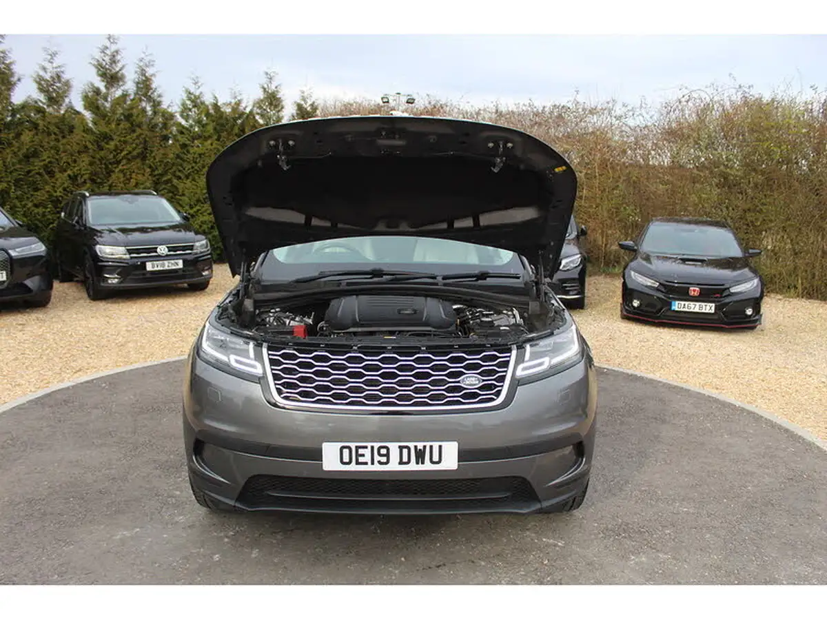 2019-land-rover-range-rover-velar-20-d240-hse-big-35