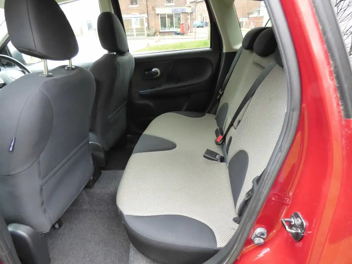 2011-nissan-note-16-n-tec-auto-big-8