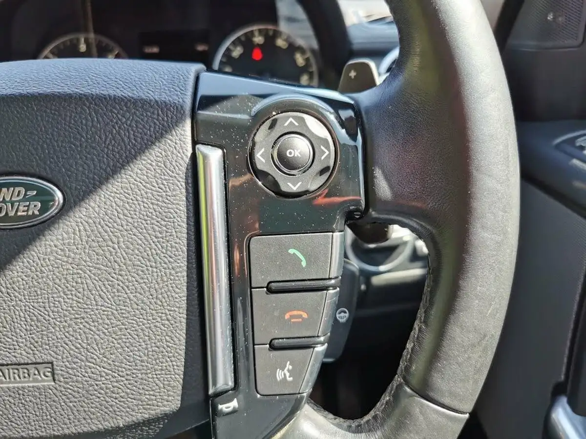 2015-land-rover-discovery-4-30-sd-v6-hse-big-61
