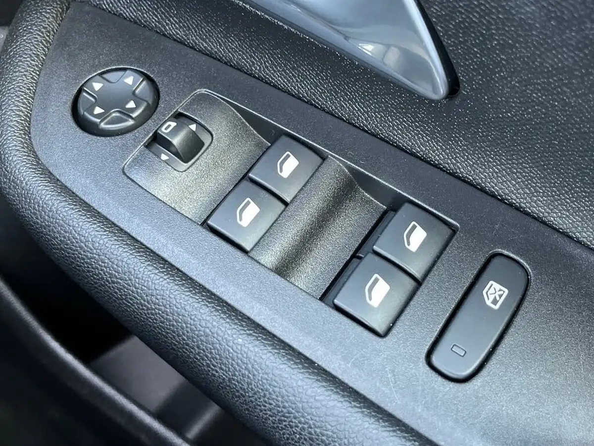 2022-vauxhall-mokka-12-se-edition-big-22